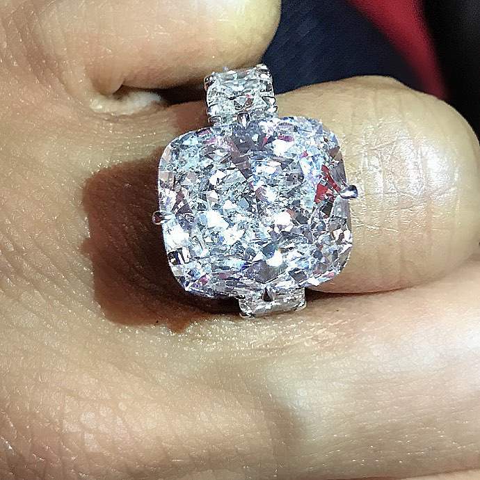 Keyshia Ka'Oir's diamond engagement ring