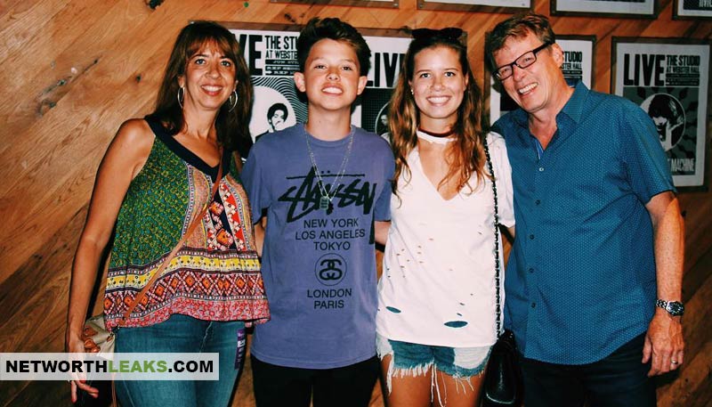 Jacob Sartorius family: Sister, mother and father