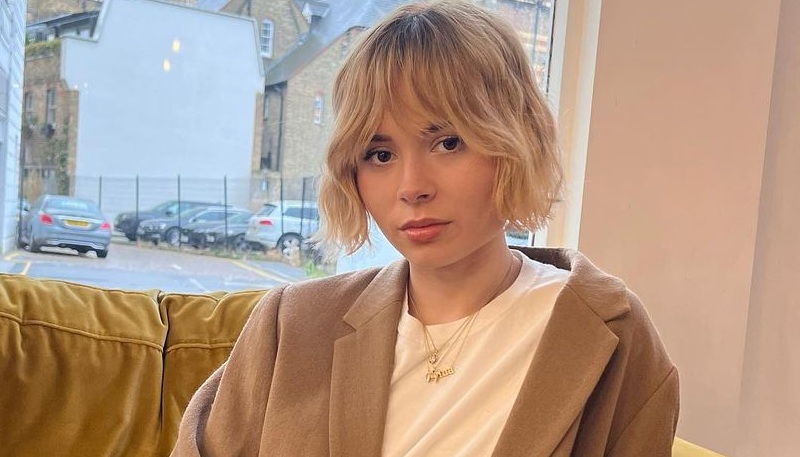 Nina Nesbitt Net Worth